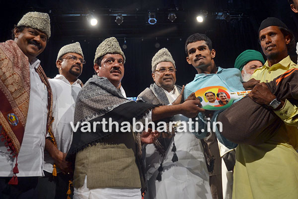 ಢೋಂಗಿ ಜಾತ್ಯತೀತವಾದಿಗಳ ಬಗ್ಗೆ ಎಚ್ಚರ: ಮುಖ್ಯಮಂತ್ರಿ